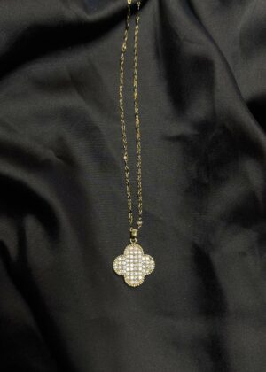 Колие детелина камъни