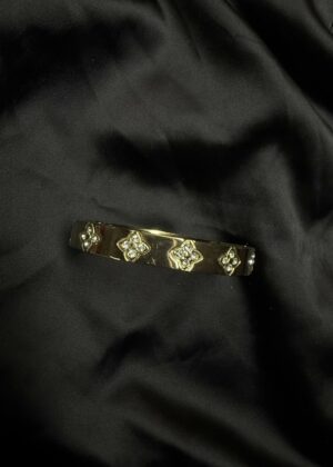 Твърда гривна с камъни